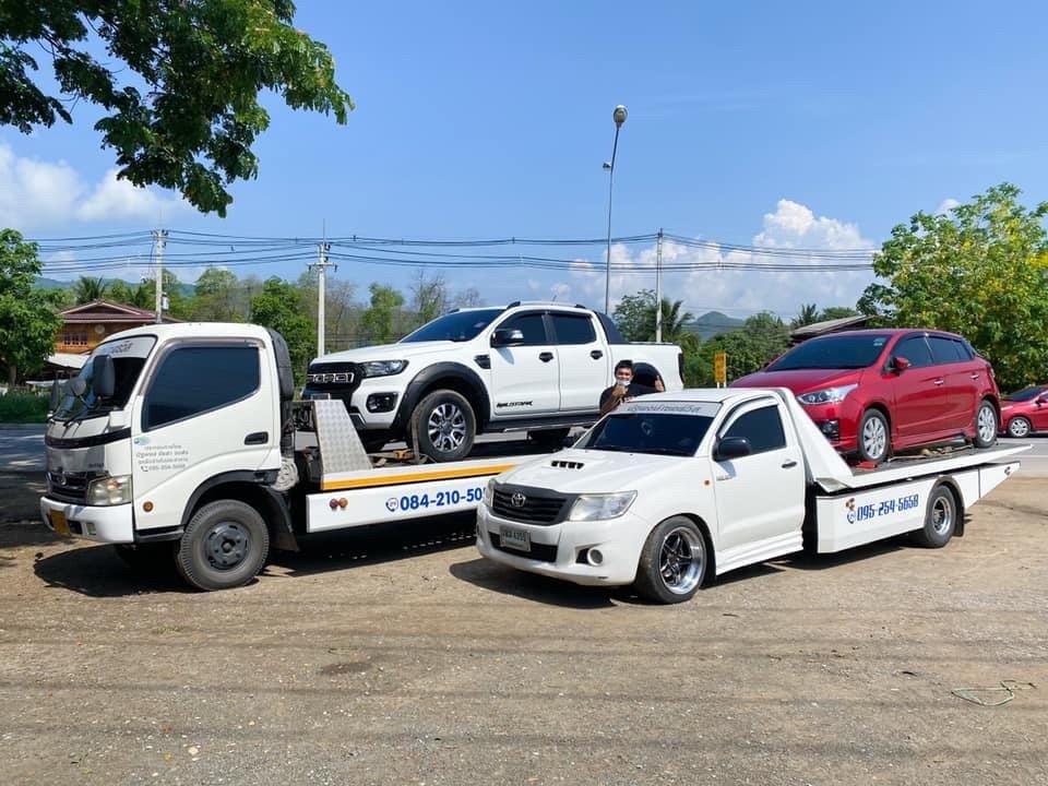 รถยกรถสไลด์อุตรดิตถ์ ราคาถูก บริการตลอด 24 ชั่วโมง